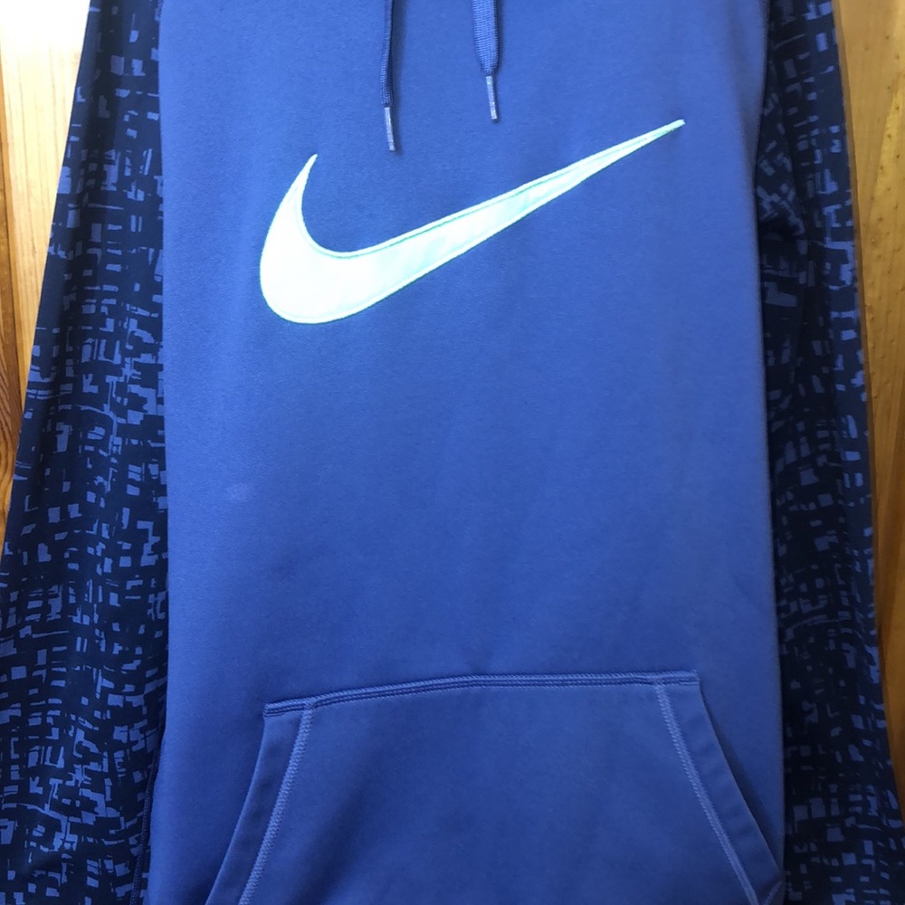 LADIES NIKE DRI-FIT EMBROIDERED SWOOSH PULL OVER HOODIE size large purple/blue - Picture 3 of 8